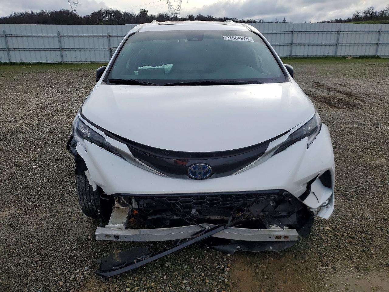 2022 TOYOTA SIENNA XSE photo 13