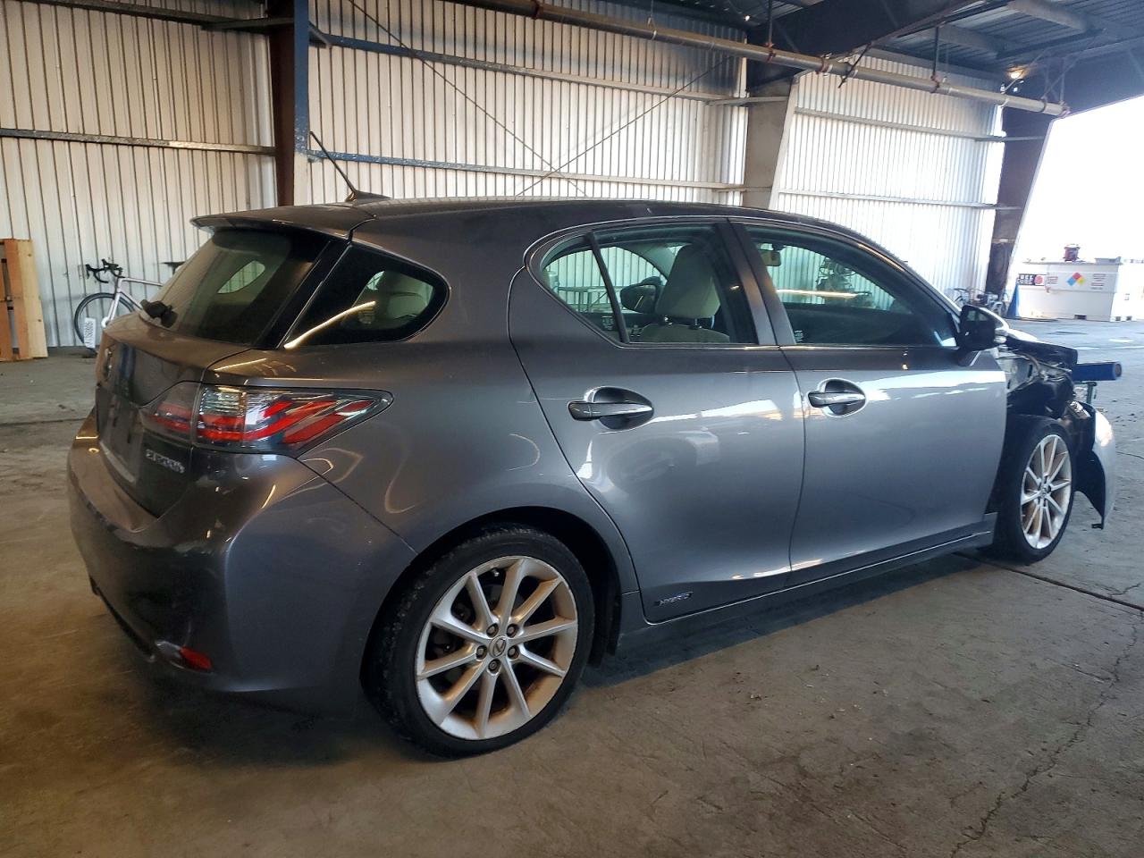 2013 LEXUS CT 200 photo 3