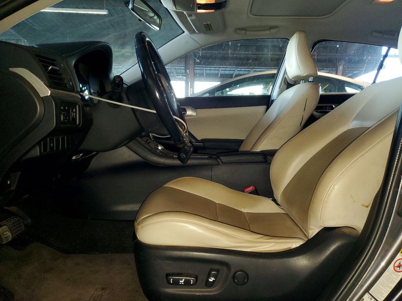 2013 LEXUS CT 200 photo 7