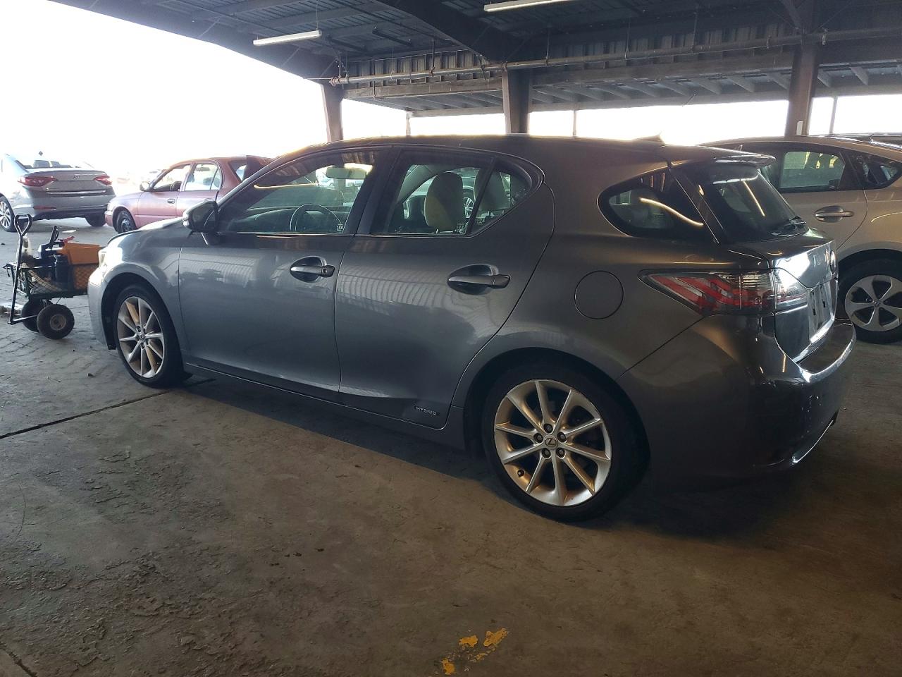 2013 LEXUS CT 200 photo 2