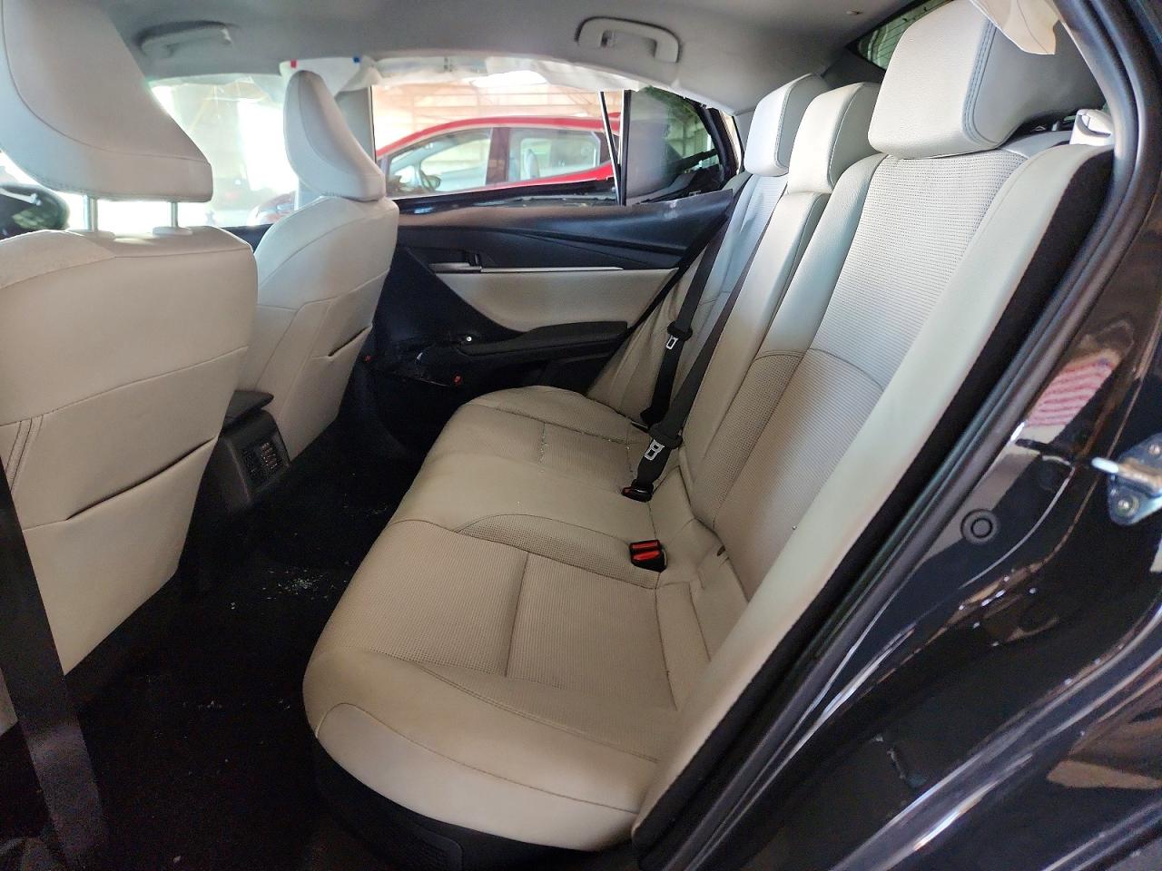 2025 TOYOTA CAMRY XLE photo 10