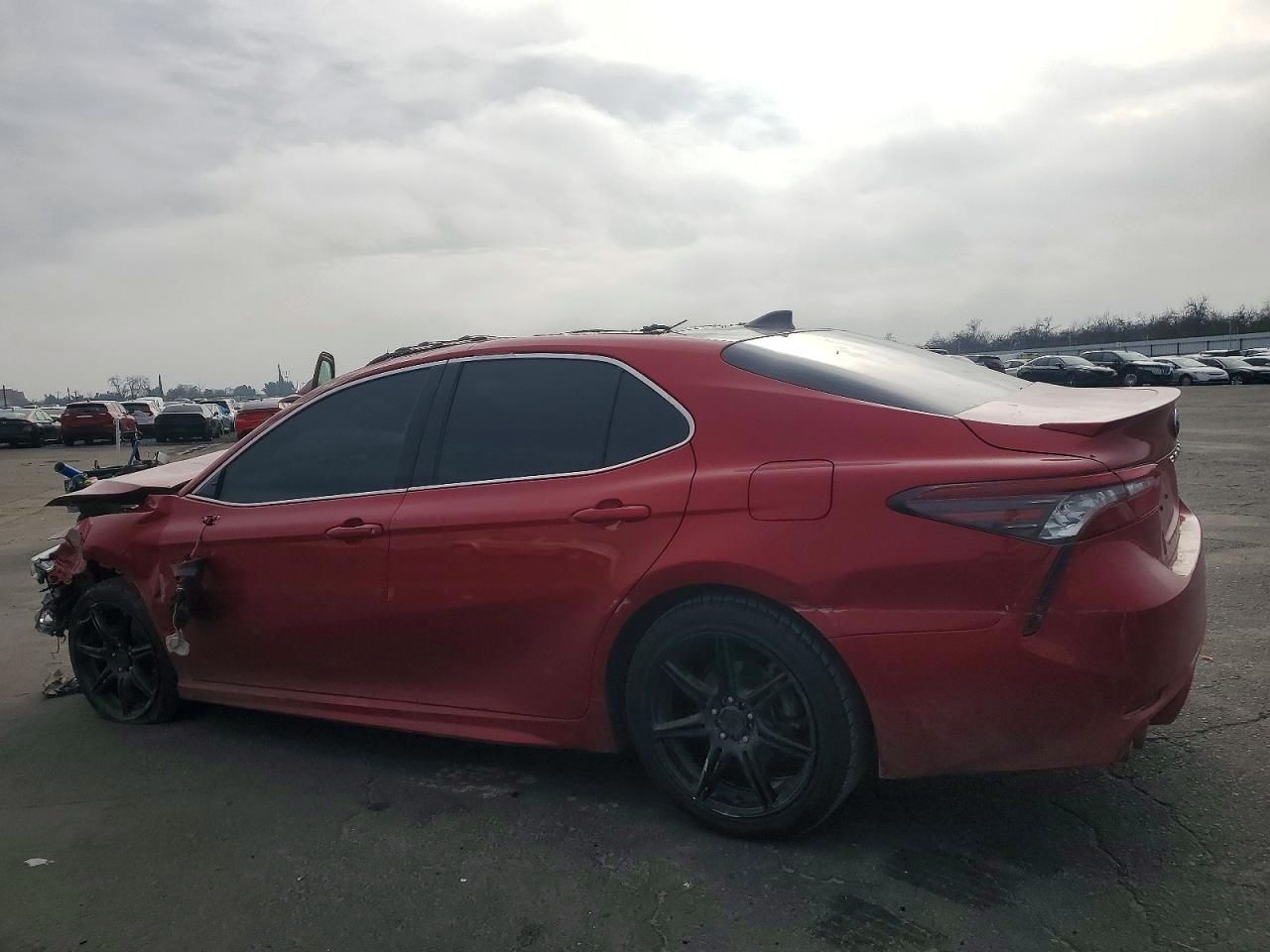 2021 TOYOTA CAMRY XSE photo 2