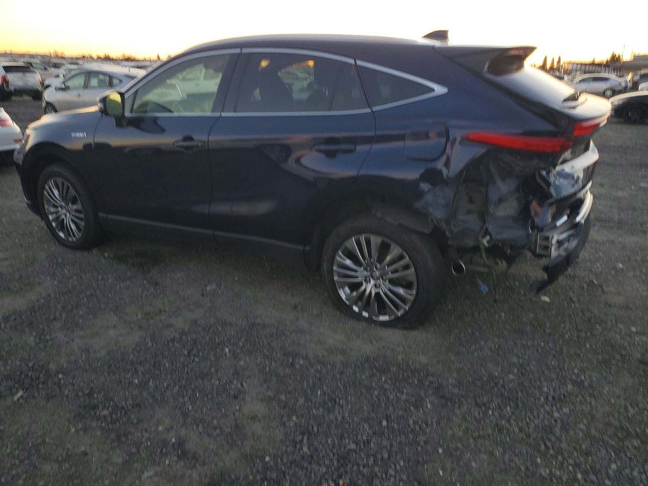 2021 TOYOTA VENZA LE photo 2