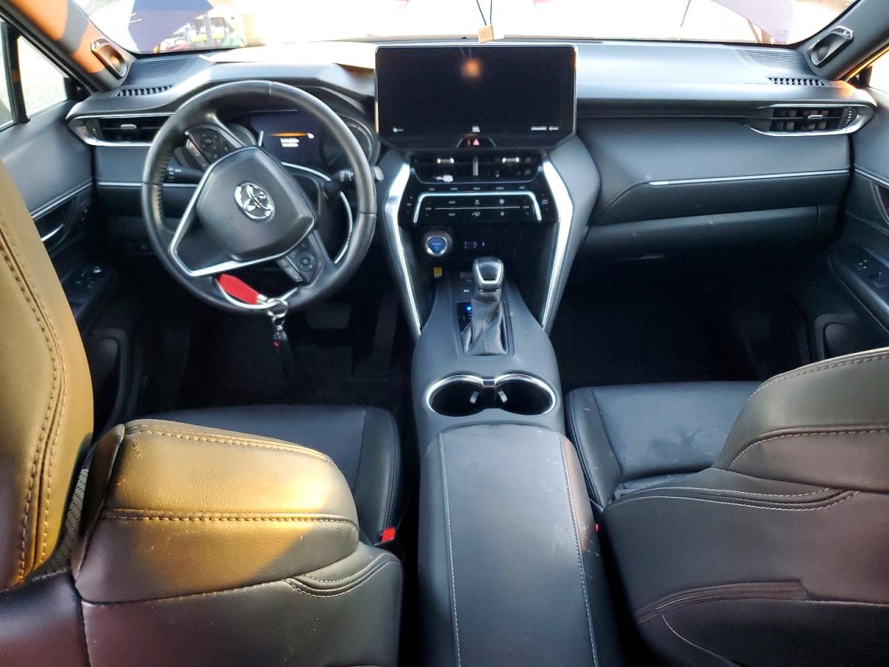 2021 TOYOTA VENZA LE photo 8