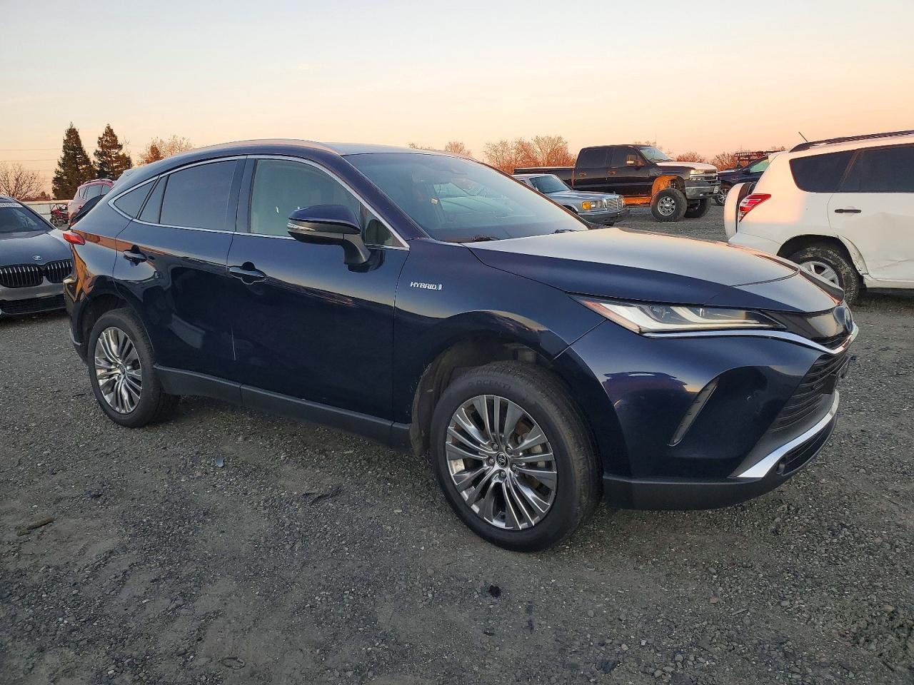 2021 TOYOTA VENZA LE photo 4