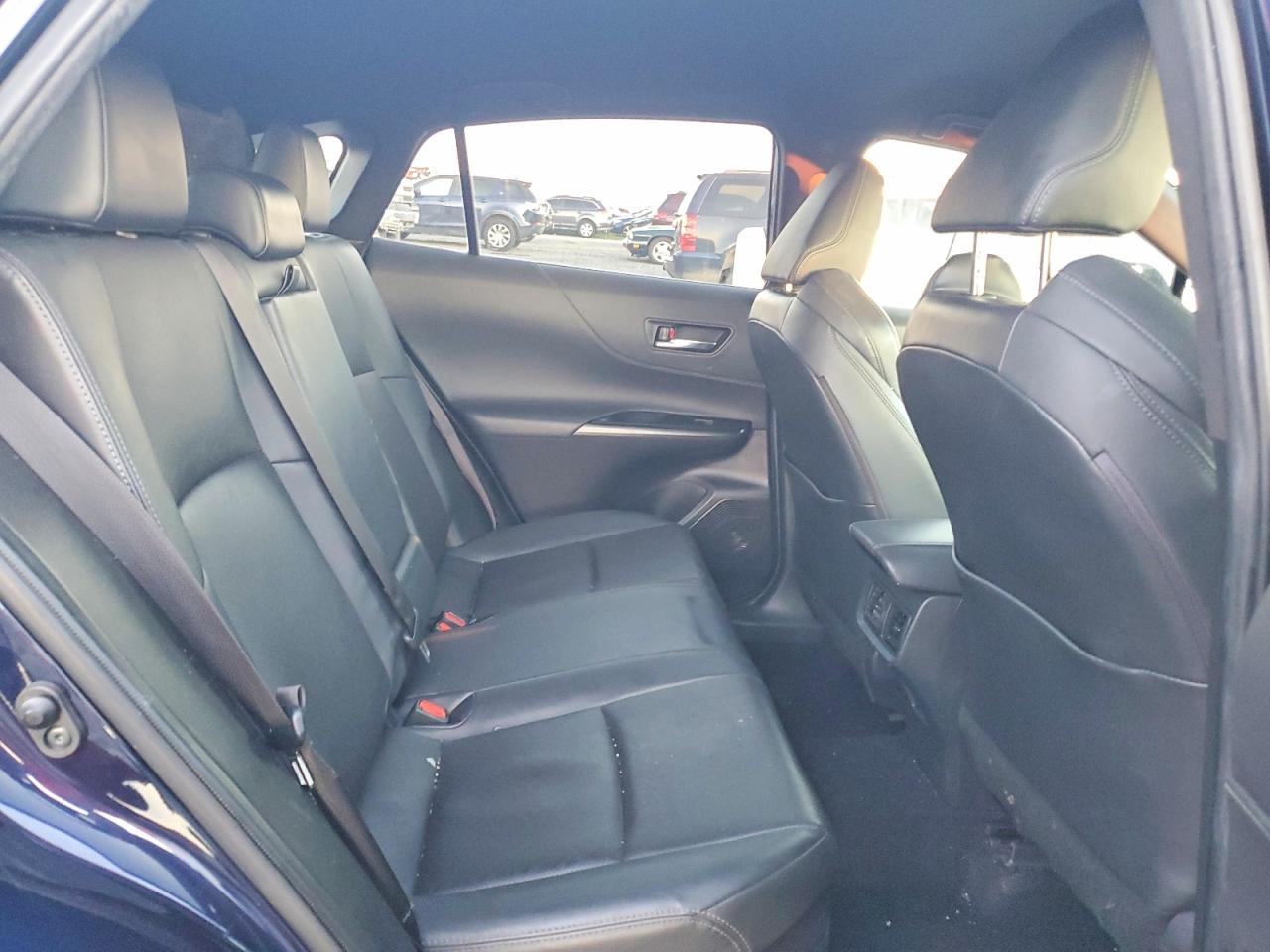 2021 TOYOTA VENZA LE photo 11