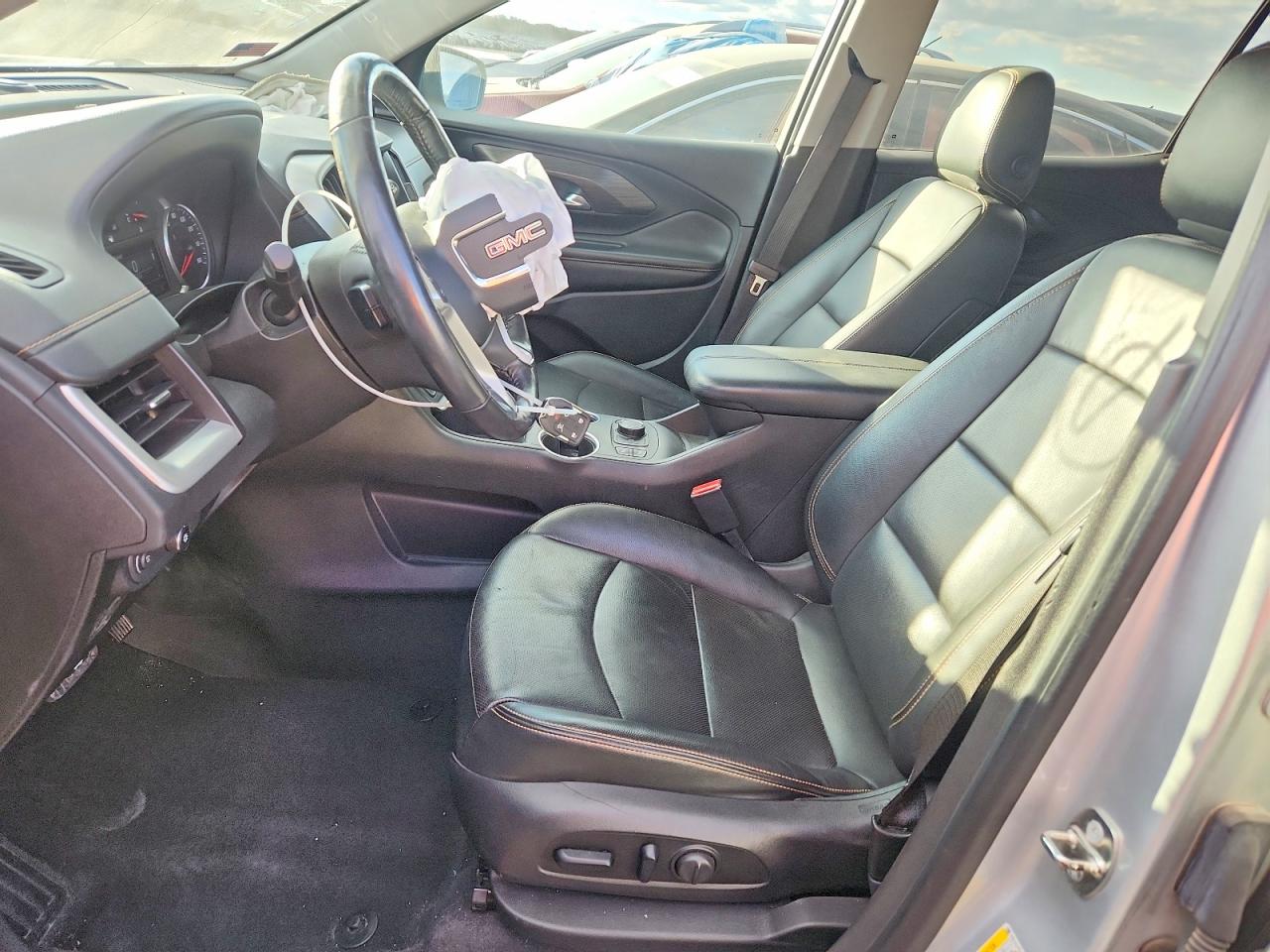 2018 GMC TERRAIN SLT photo 13