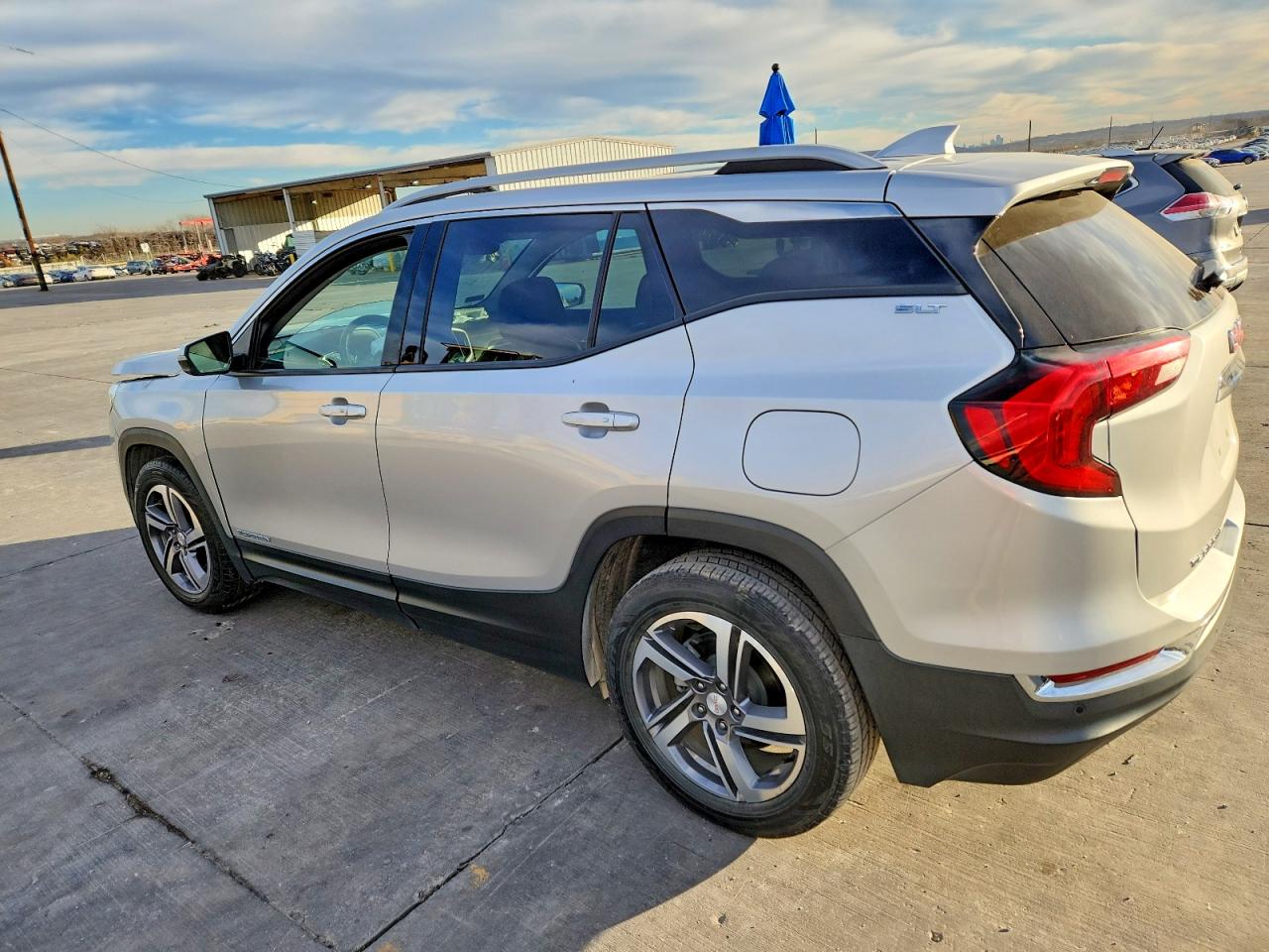 2018 GMC TERRAIN SLT photo 3
