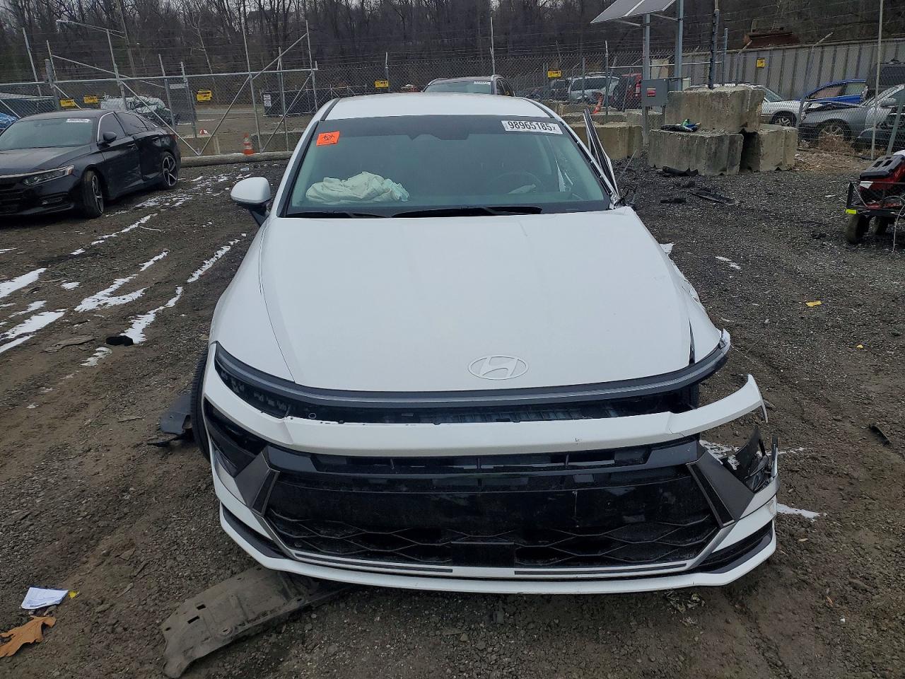 2025 HYUNDAI SONATA HYBRID photo 5