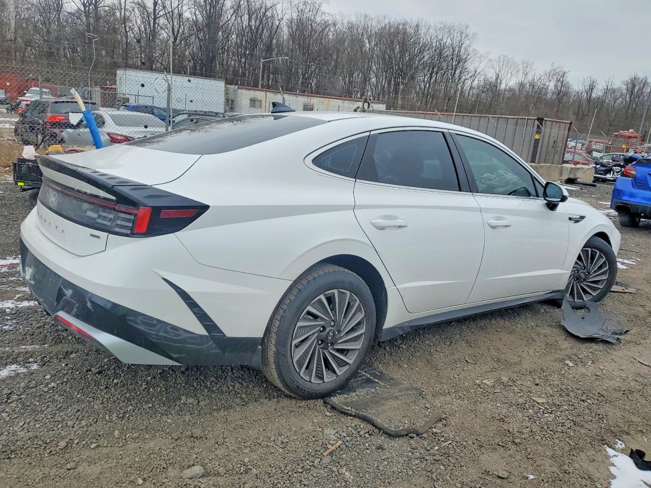 2025 HYUNDAI SONATA HYBRID photo 3