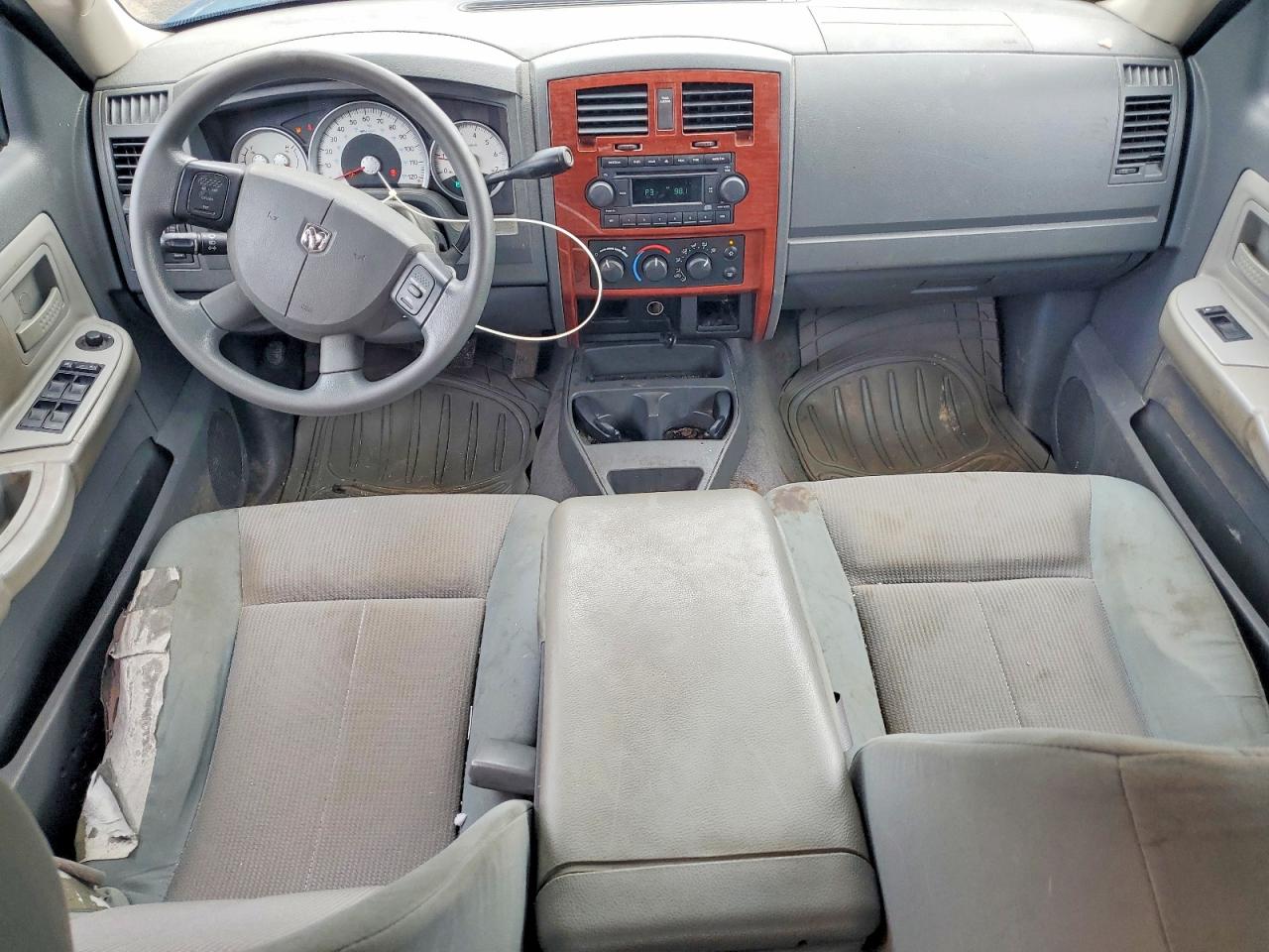 2005 DODGE DAKOTA QUAD SLT photo 15