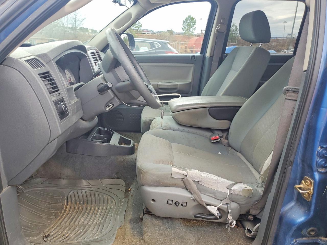 2005 DODGE DAKOTA QUAD SLT photo 13