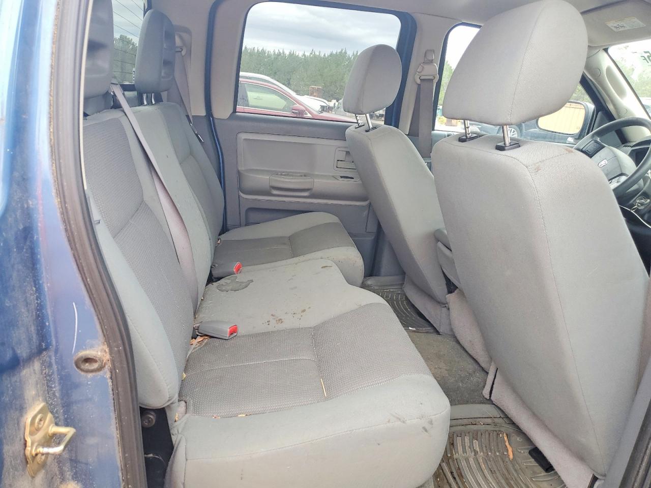 2005 DODGE DAKOTA QUAD SLT photo 19