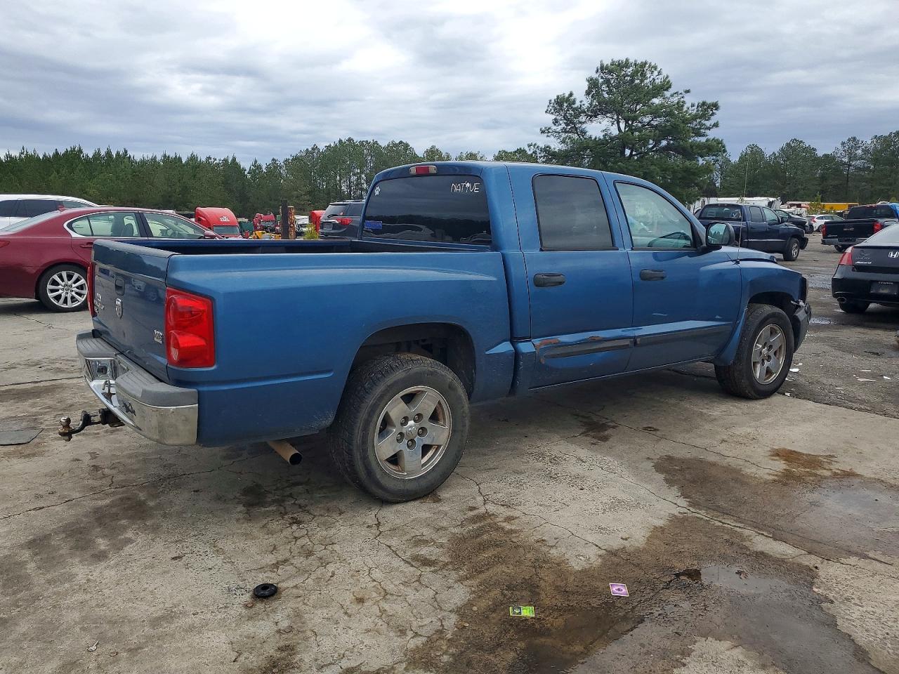 2005 DODGE DAKOTA QUAD SLT photo 5