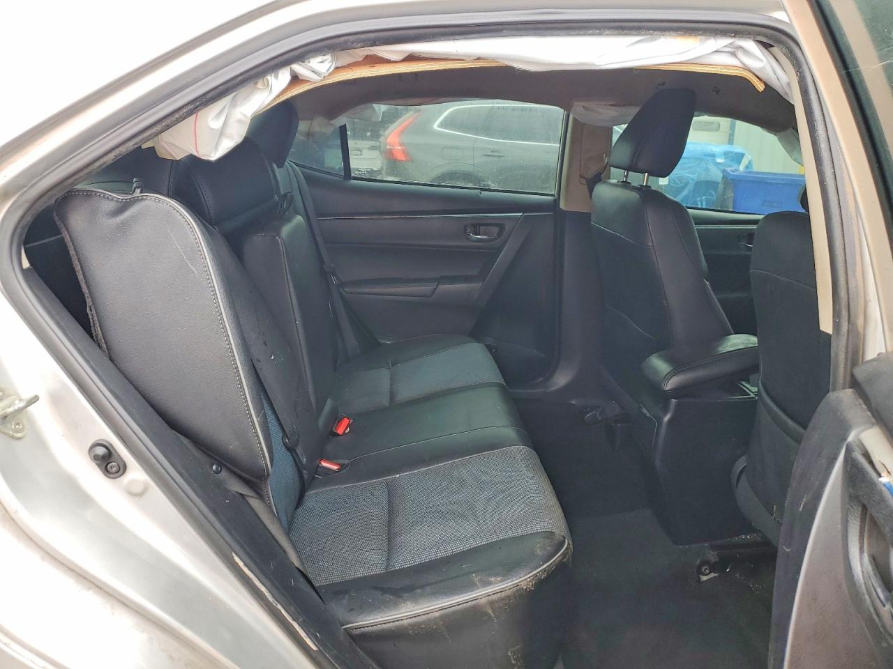 2015 TOYOTA COROLLA L photo 10