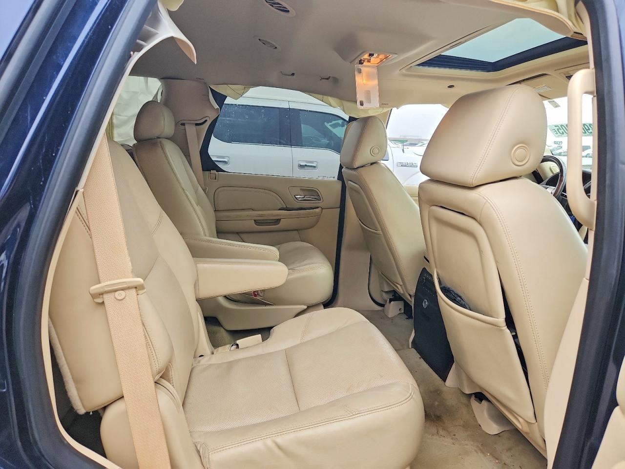 2008 CADILLAC ESCALADE LUXURY photo 11