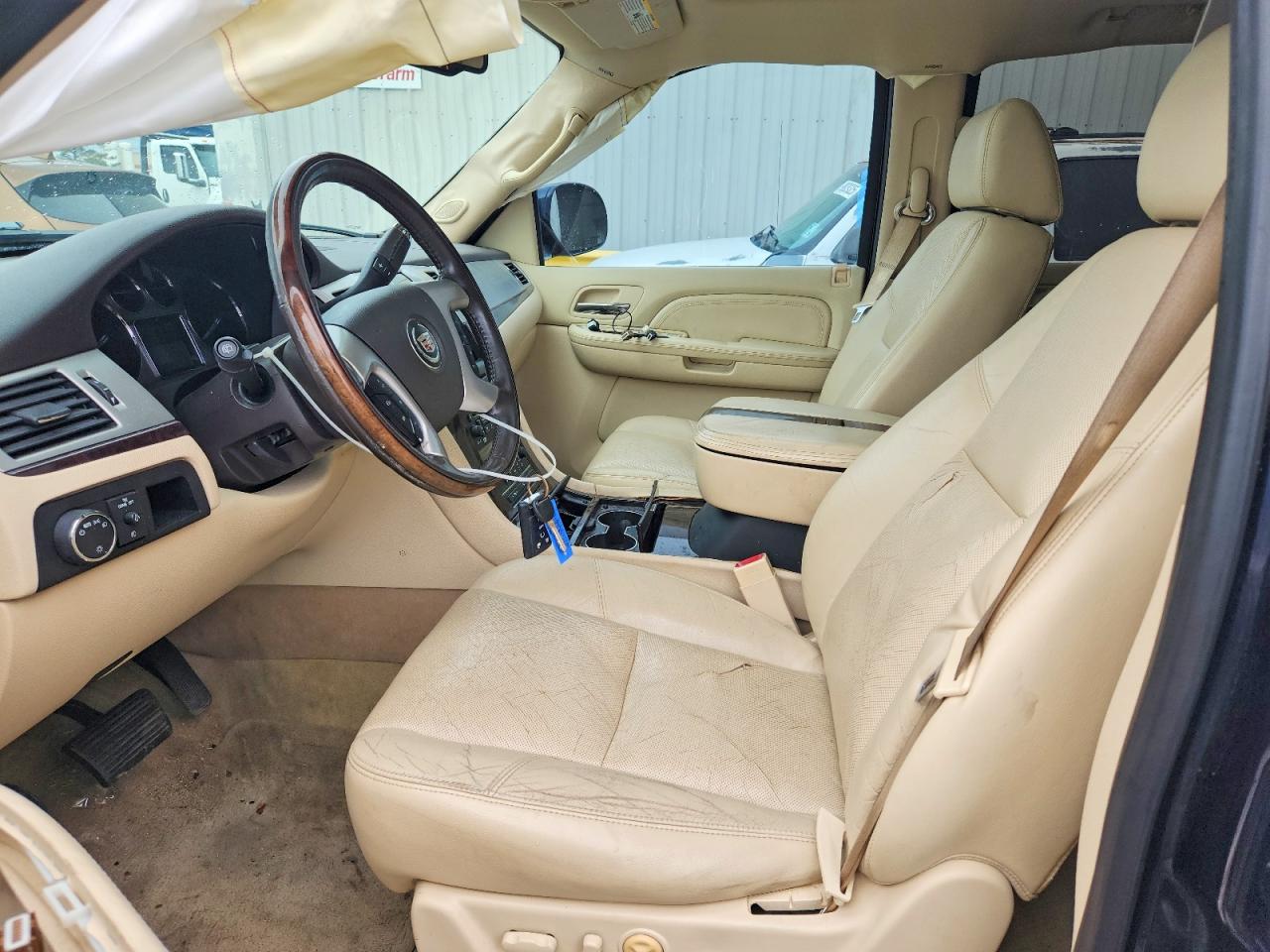 2008 CADILLAC ESCALADE LUXURY photo 7