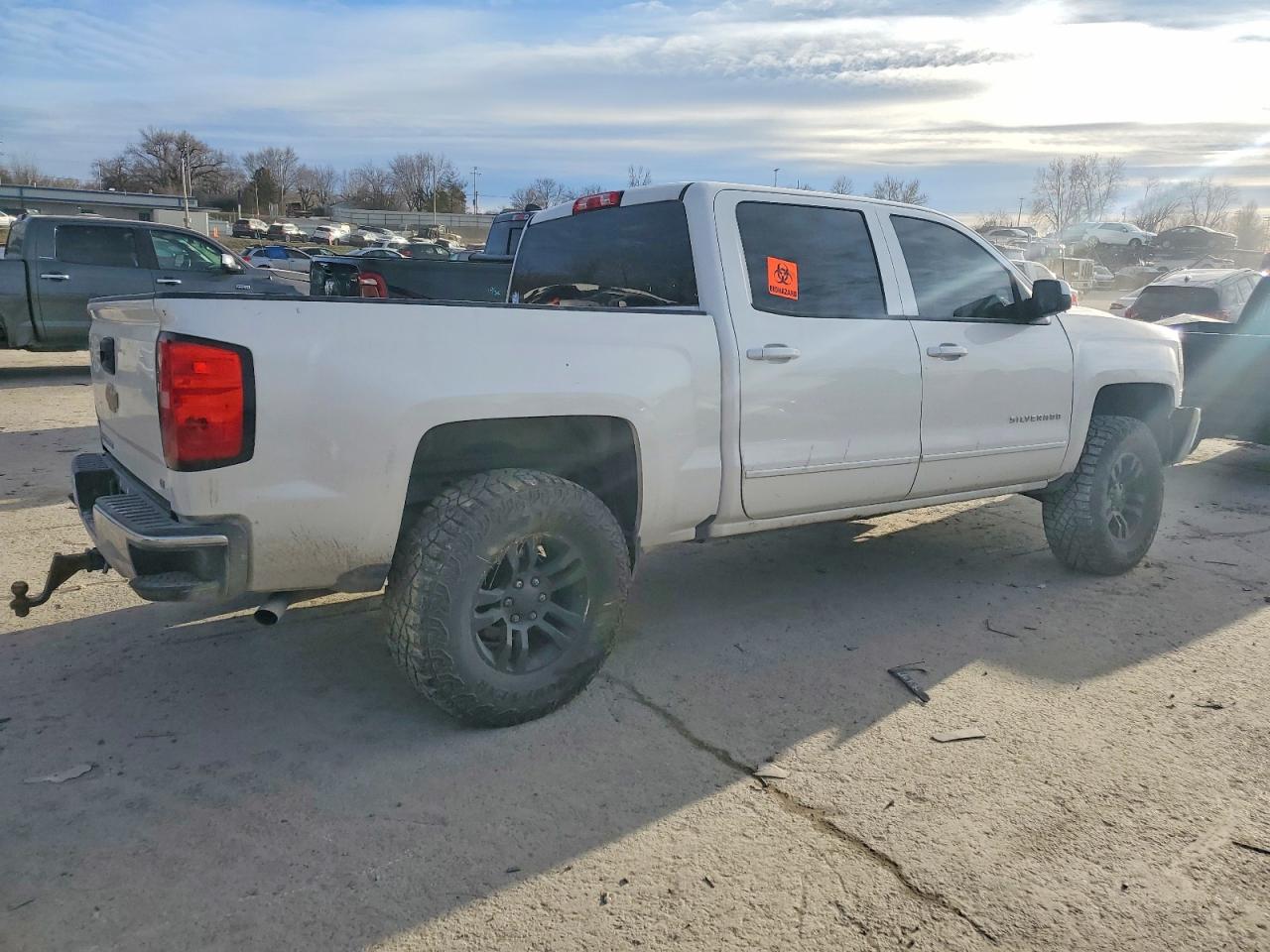 2018 CHEVROLET SILVERADO K1500 LT photo 3