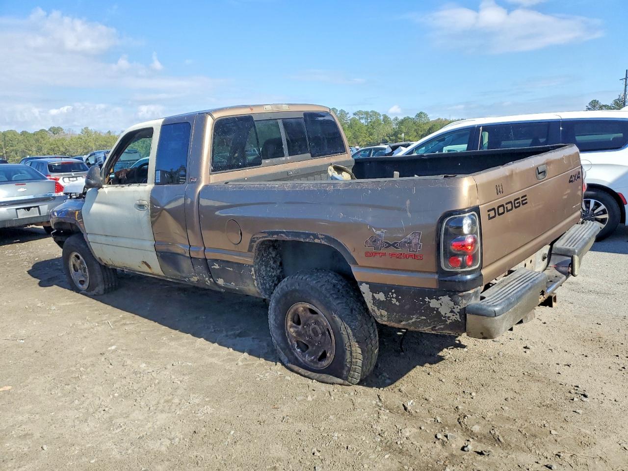2001 DODGE RAM 1500 photo 2