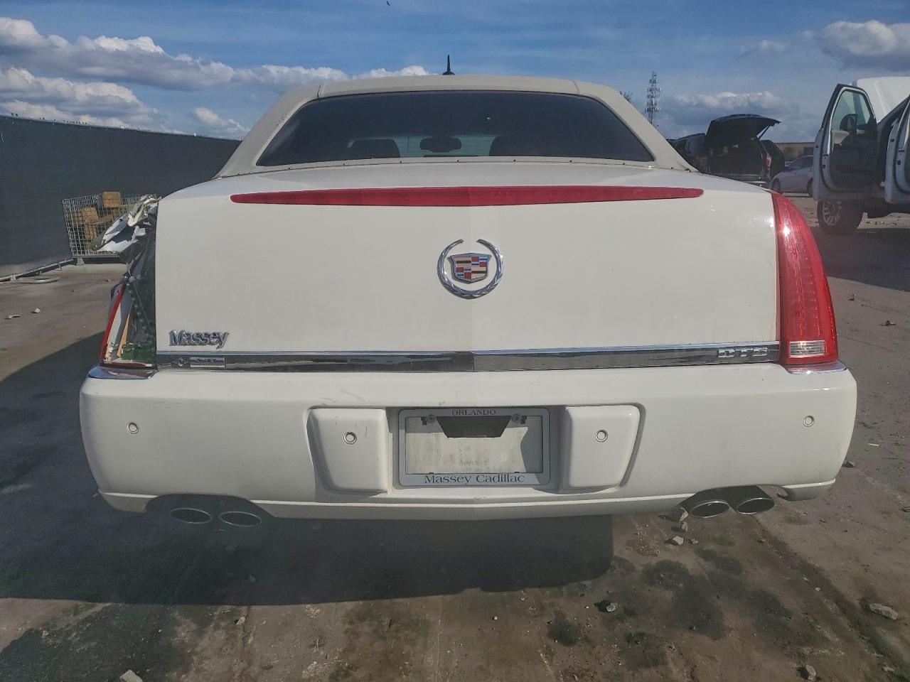 2007 CADILLAC DTS photo 6