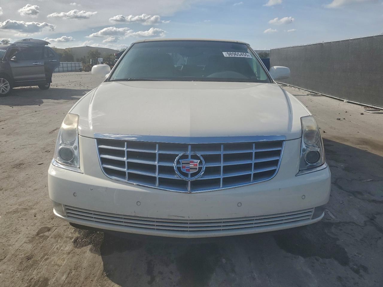 2007 CADILLAC DTS photo 5