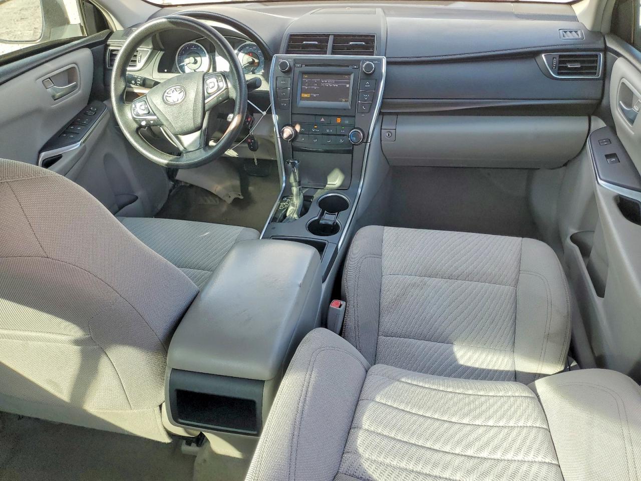 2017 TOYOTA CAMRY LE photo 15