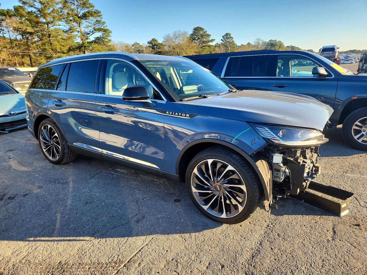 2025 LINCOLN AVIATOR RESERVE photo 13