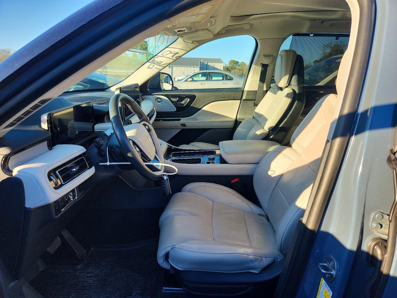 2025 LINCOLN AVIATOR RESERVE photo 25