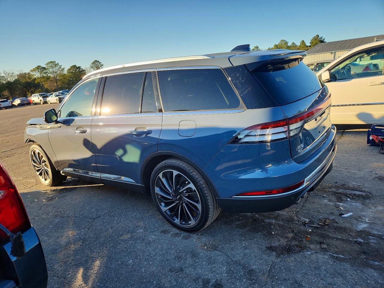 2025 LINCOLN AVIATOR RESERVE photo 5