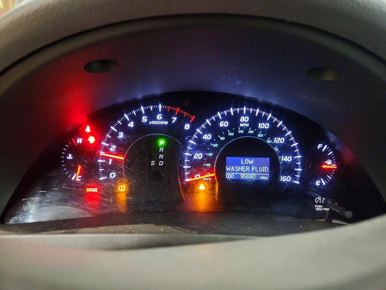 2011 TOYOTA CAMRY SE photo 17