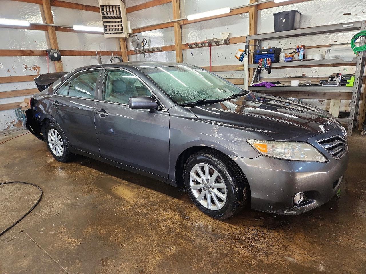 2011 TOYOTA CAMRY SE photo 7