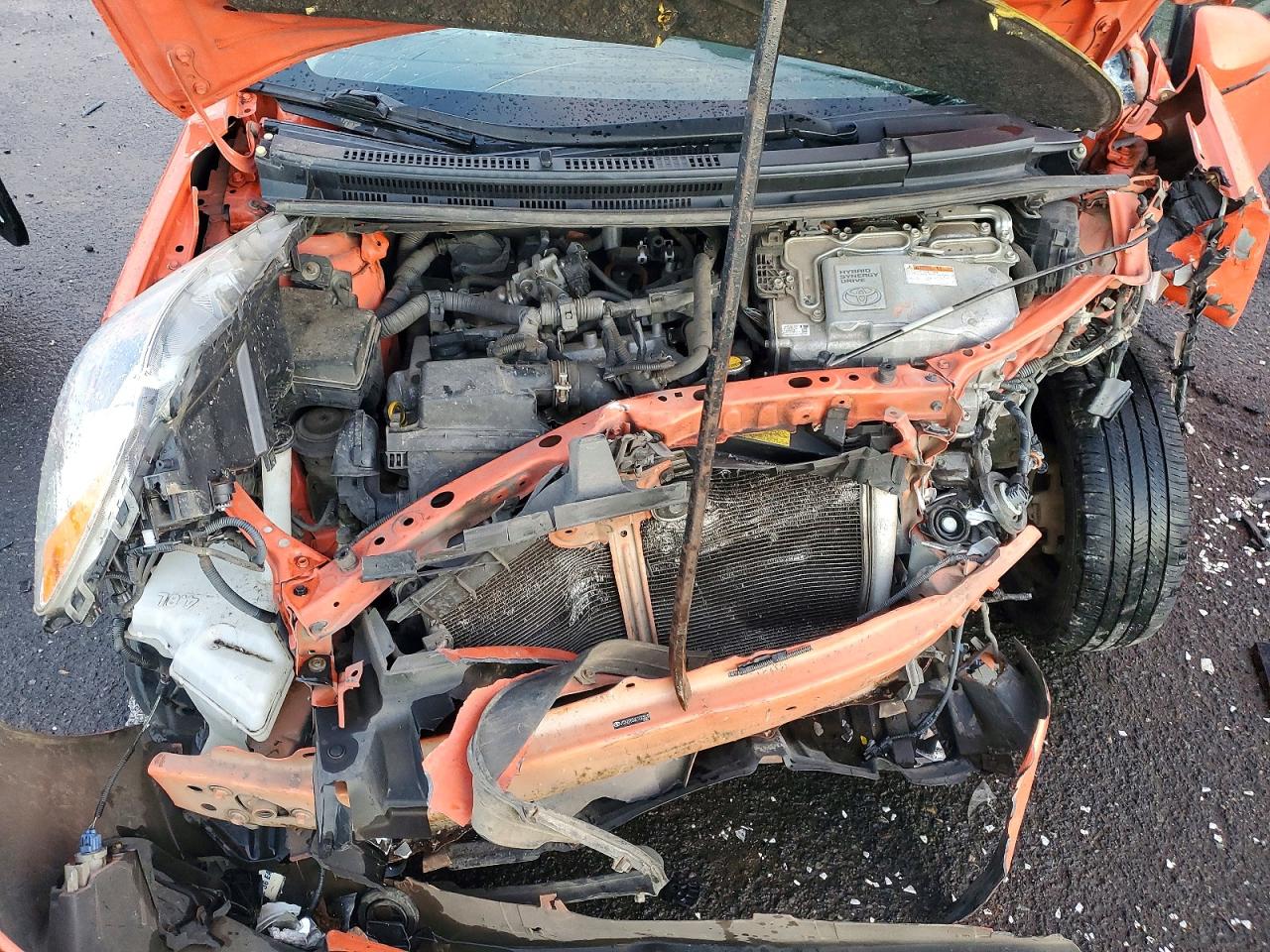 2012 TOYOTA PRIUS C THREE photo 11