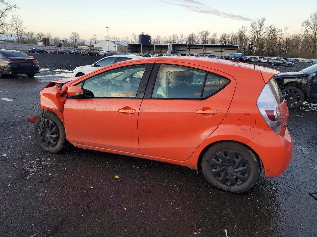 2012 TOYOTA PRIUS C THREE photo 2