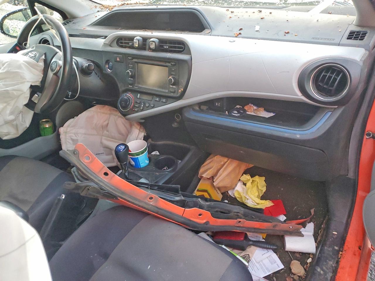2012 TOYOTA PRIUS C THREE photo 8