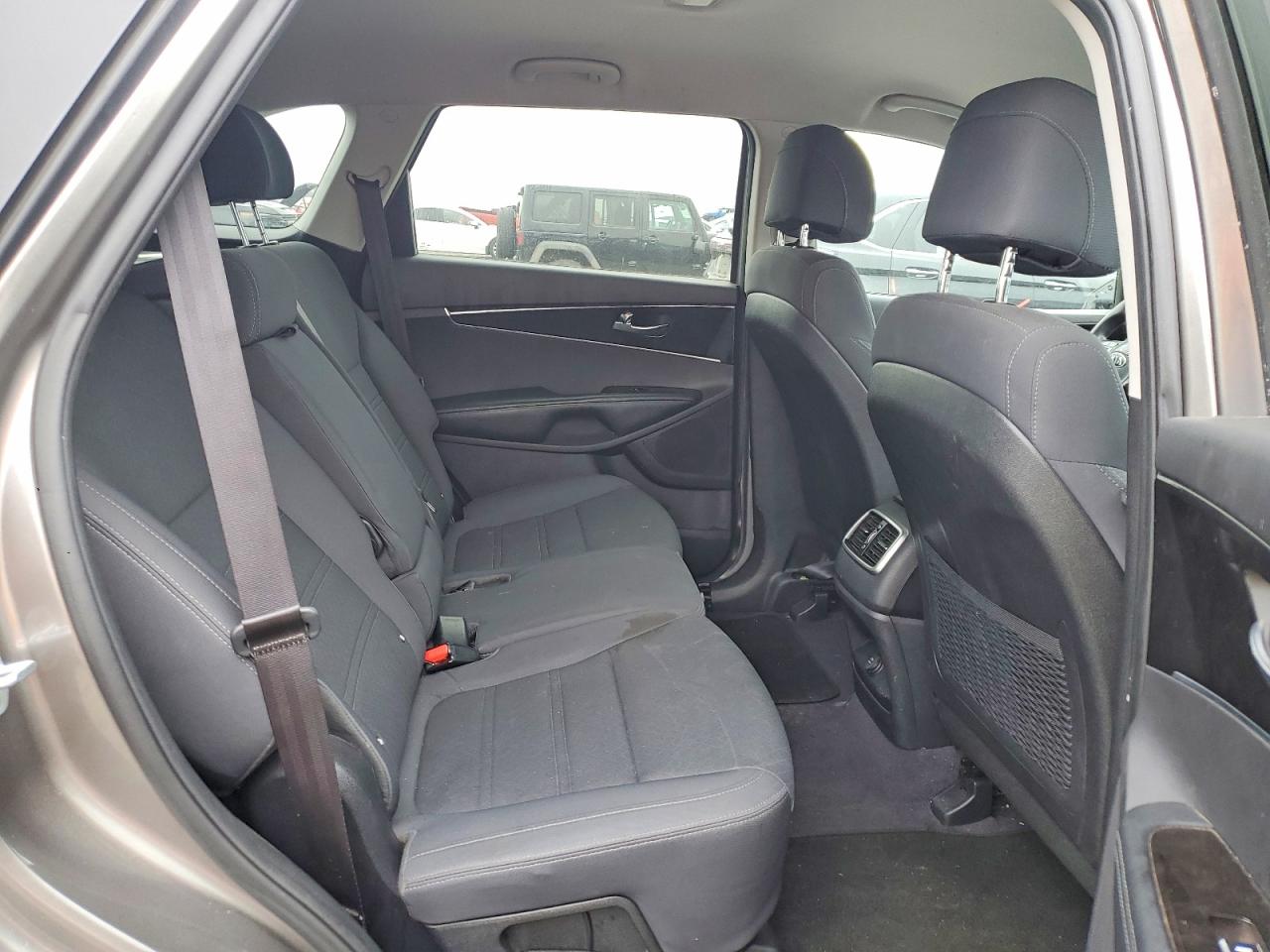 2017 KIA SORENTO LX photo 21