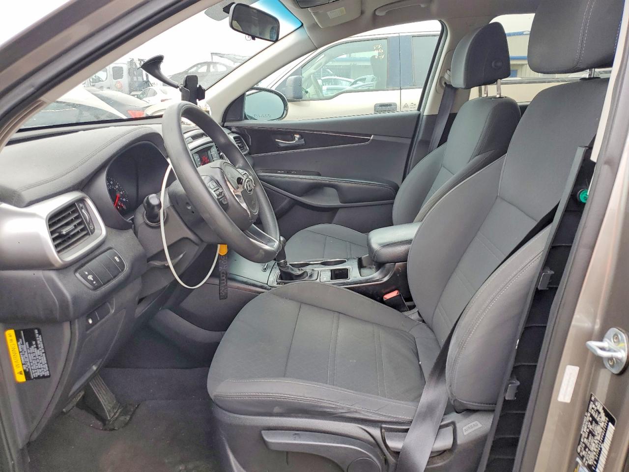 2017 KIA SORENTO LX photo 13