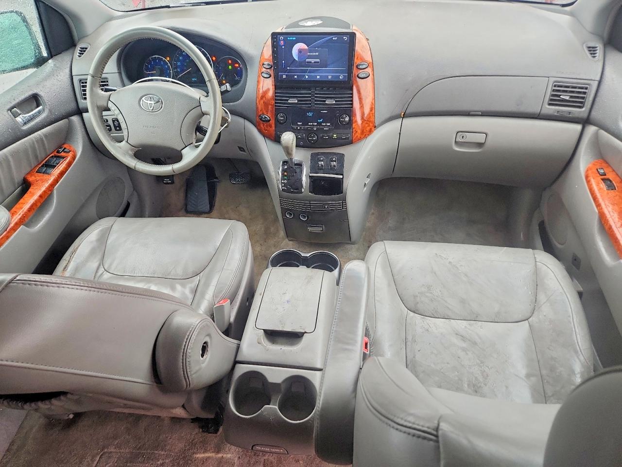 2008 TOYOTA SIENNA XLE photo 22