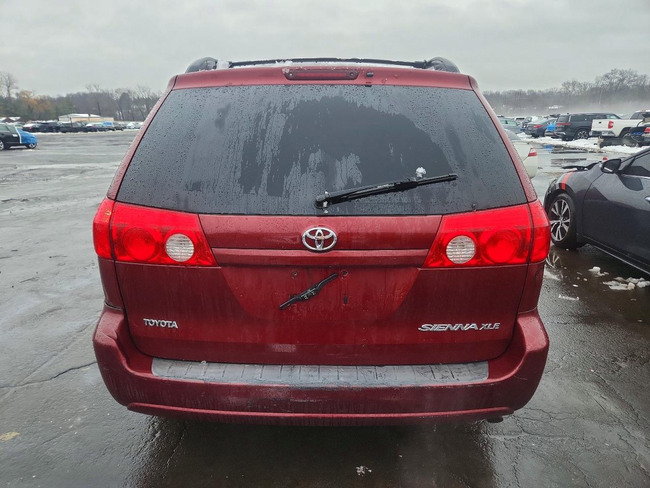 2008 TOYOTA SIENNA XLE photo 16