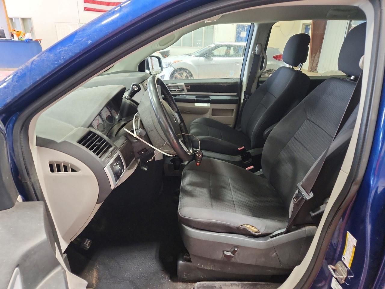 2010 DODGE GRAND CARAVAN SXT photo 7