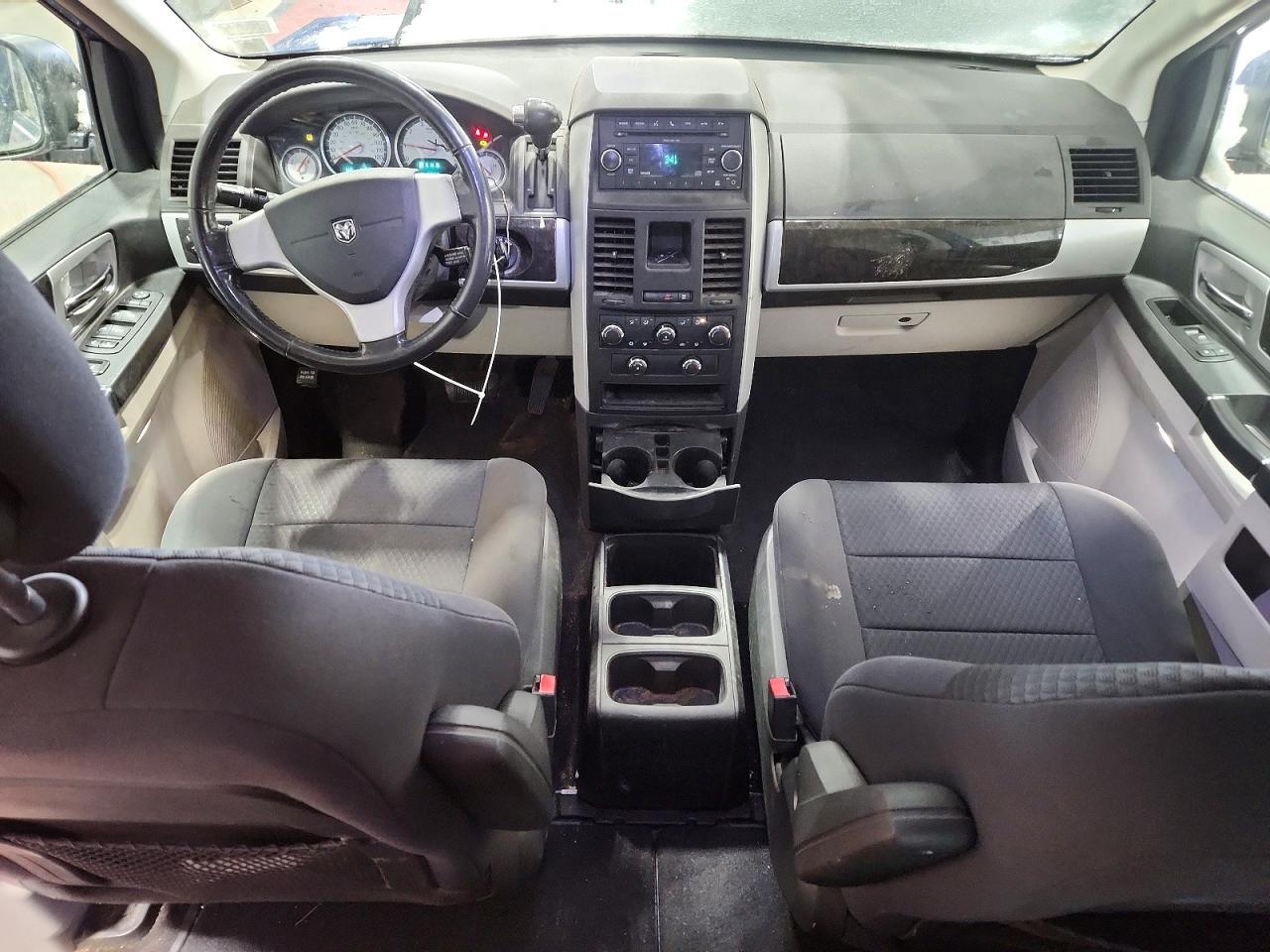2010 DODGE GRAND CARAVAN SXT photo 8
