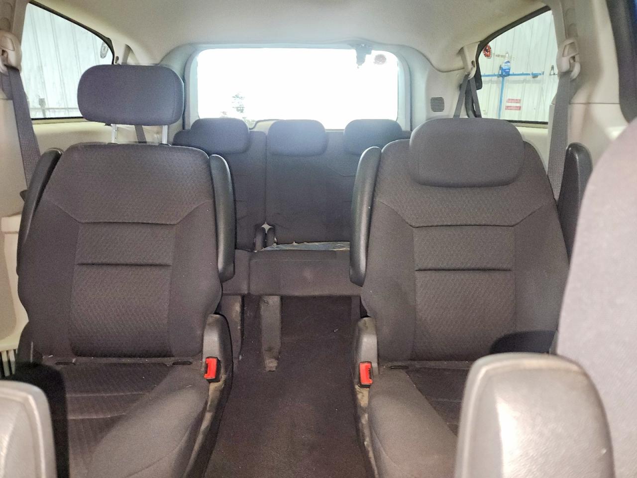 2010 DODGE GRAND CARAVAN SXT photo 10
