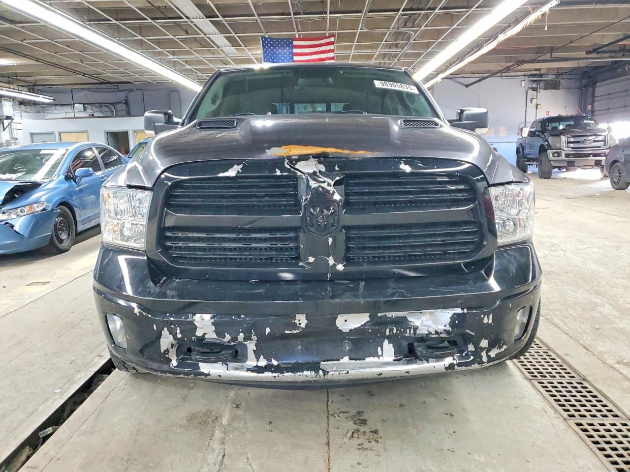 2015 RAM 1500 SLT photo 9