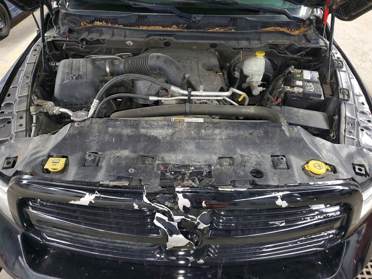 2015 RAM 1500 SLT photo 21