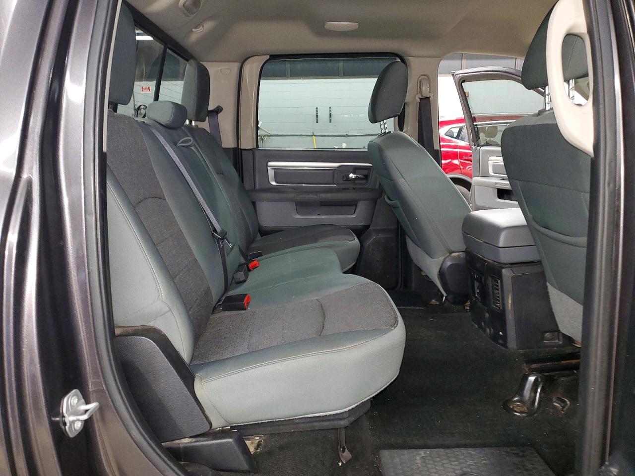 2015 RAM 1500 SLT photo 19