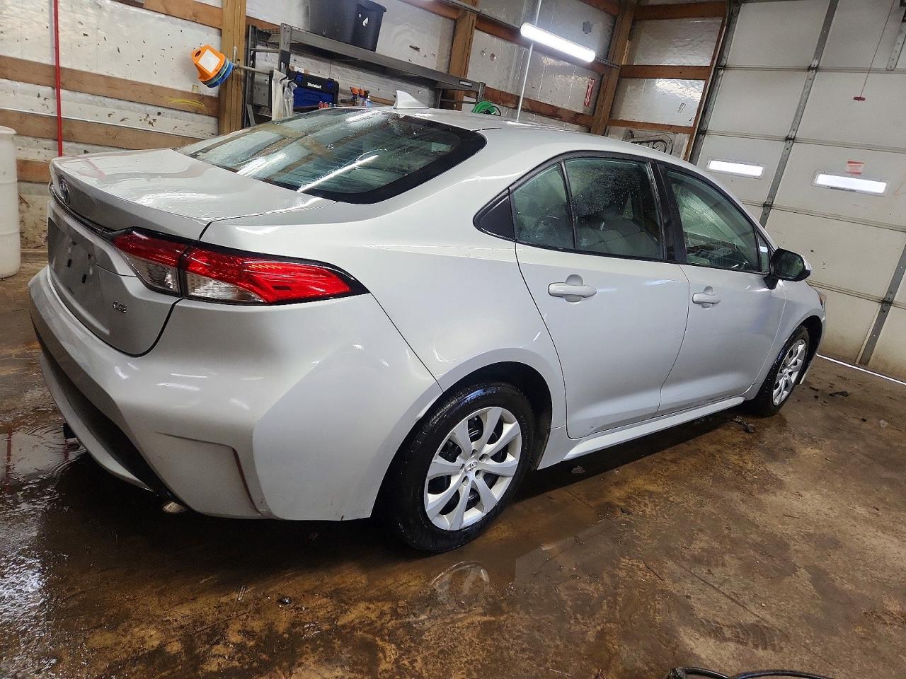 2021 TOYOTA COROLLA LE photo 5