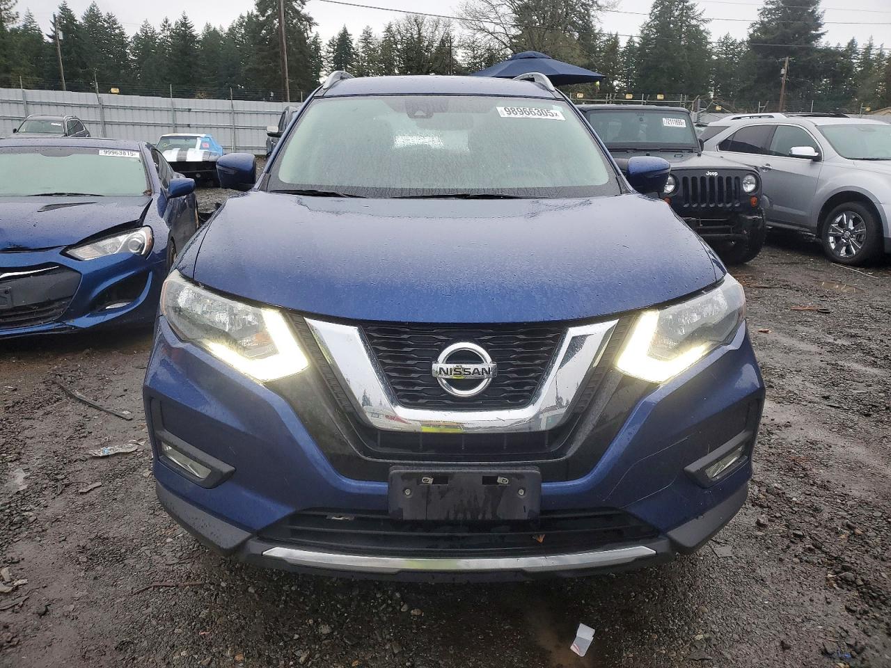 2017 NISSAN ROGUE SV photo 5