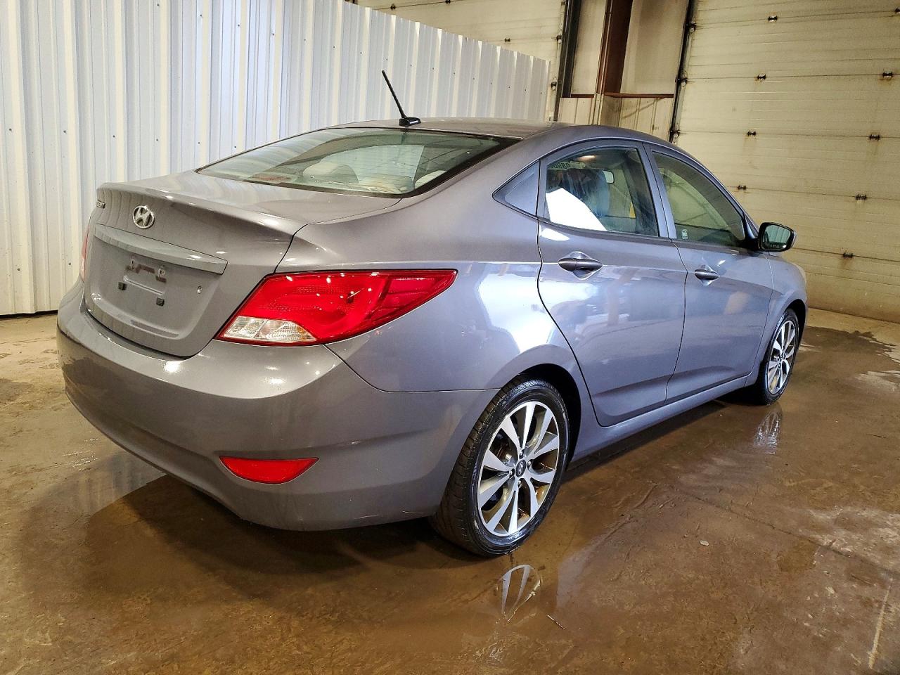 2017 HYUNDAI ACCENT SE photo 5