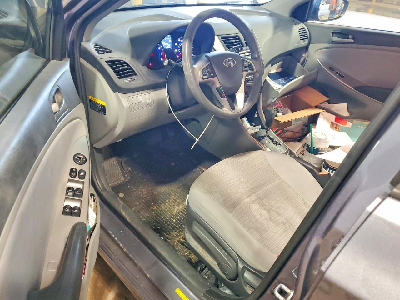 2017 HYUNDAI ACCENT SE photo 15