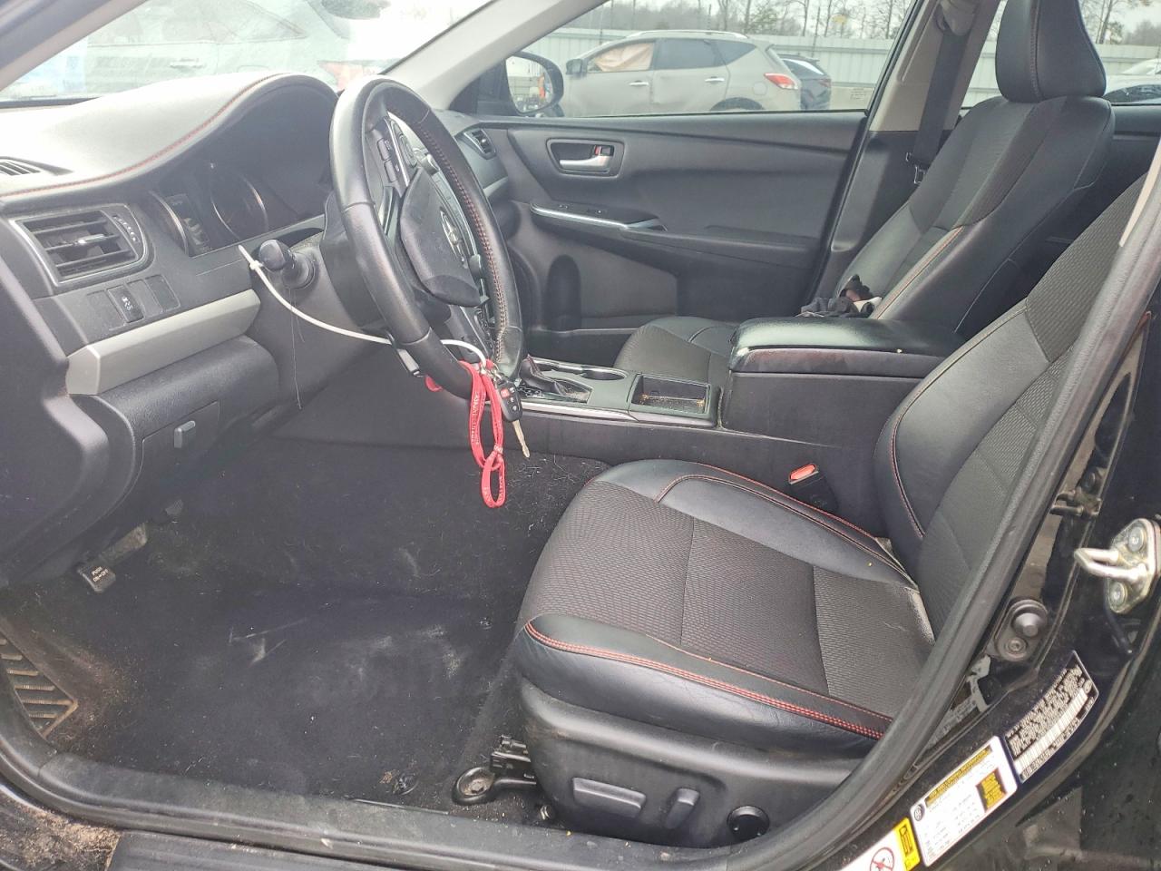 2016 TOYOTA CAMRY LE photo 13