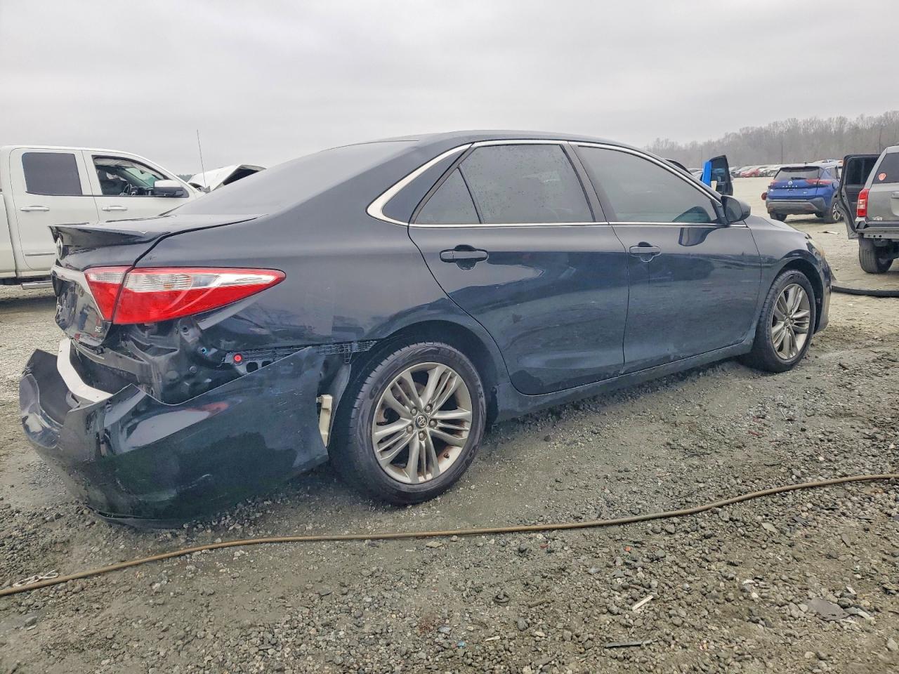 2016 TOYOTA CAMRY LE photo 5